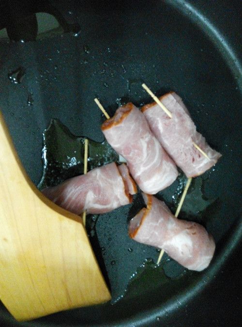 煎黑胡椒培根杏鲍菇卷