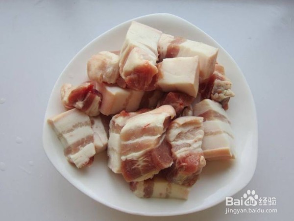 莲藕红烧肉的做法