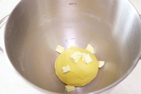 南瓜肉松芝麻包