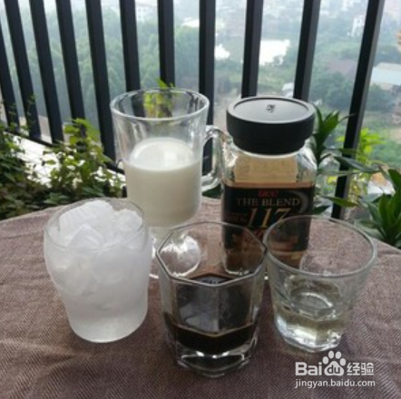 冰拿铁咖啡的简单做法