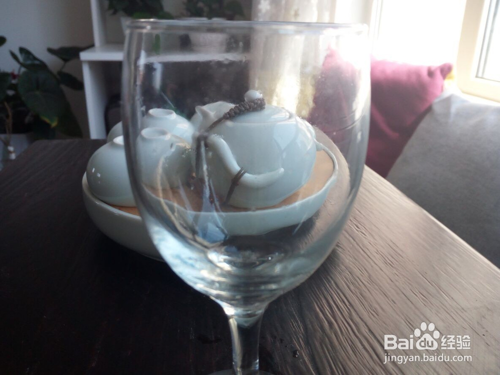 怎么去除玻璃杯子上面的水渍