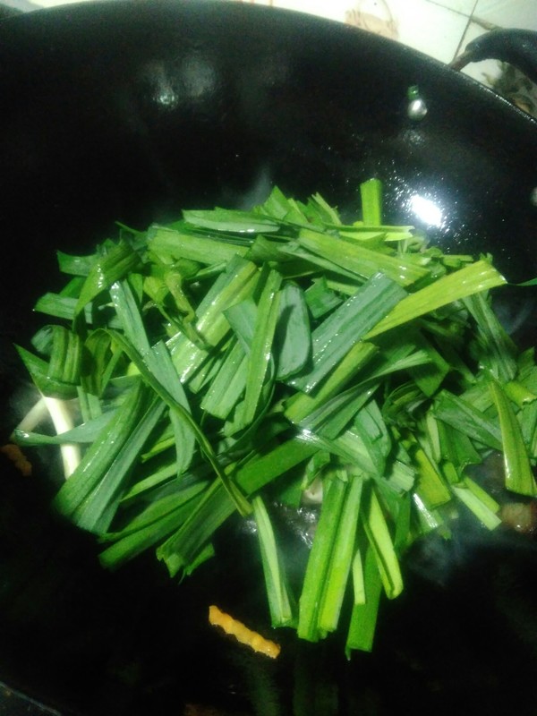腊肉炒蒜苗的做法