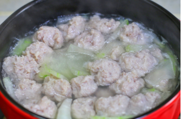 汤鲜味美冬瓜肉丸汤