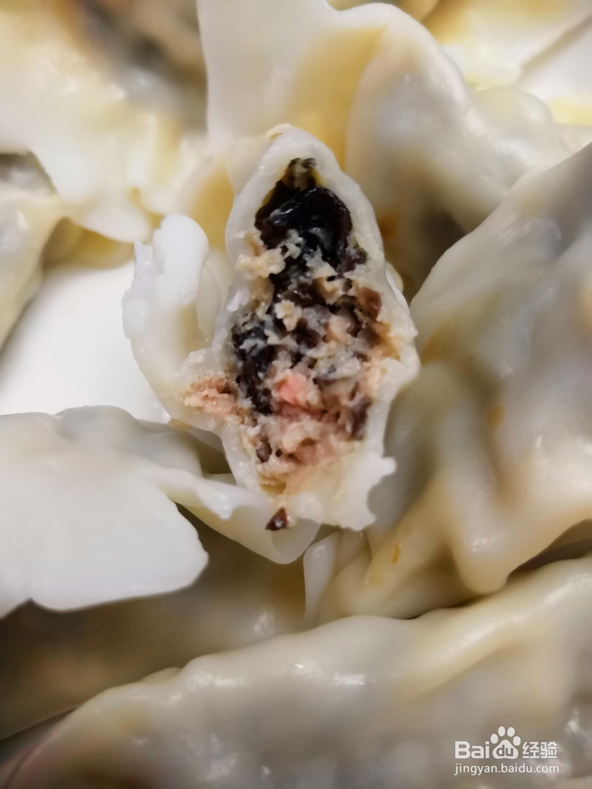 自制的东北猪肉香菇木耳饺子