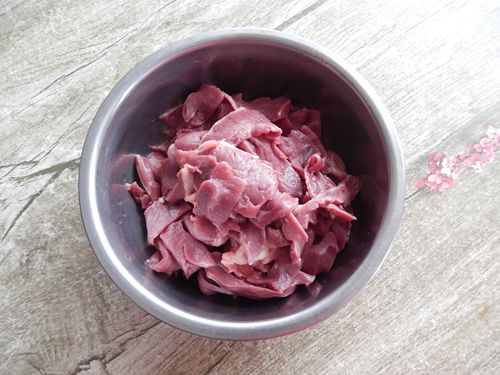 甜椒炒猪心的做法