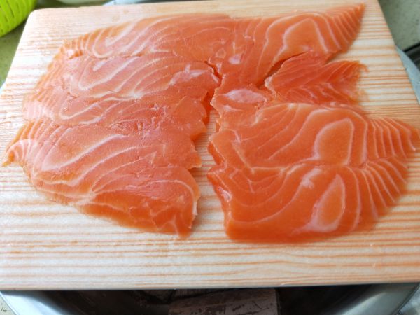 柠香黑椒三文鱼