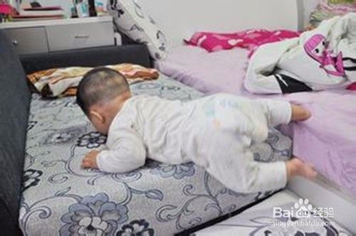 怎样防止宝宝掉床