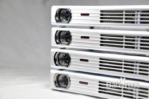 魔影告诉你如何挑选一台适合家用的微型投影机