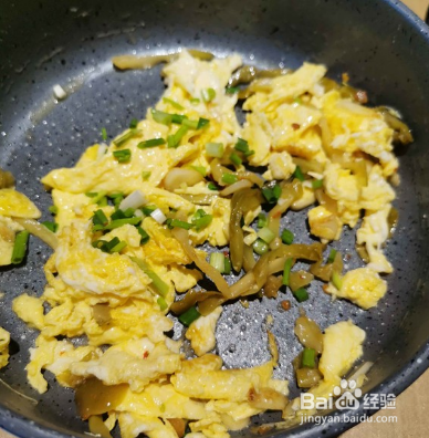 榨菜丝炒鸡蛋