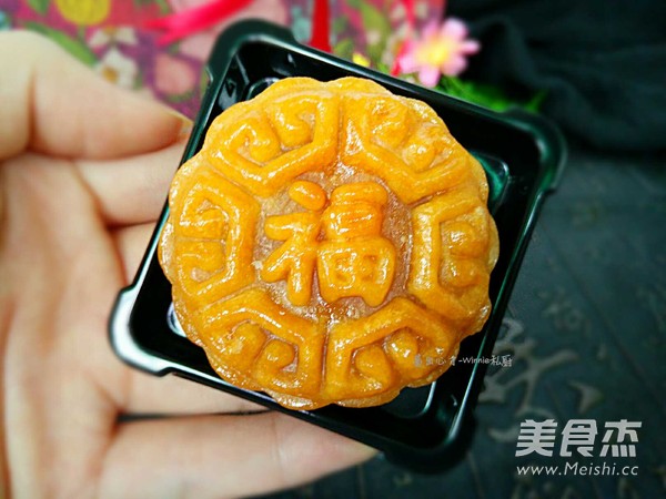 广式白莲蓉蛋黄月