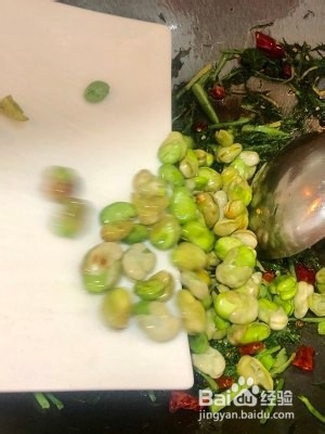 食补养生茴香炒蚕豆的做法
