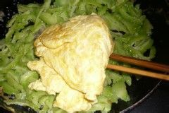 苦瓜炒鸡蛋