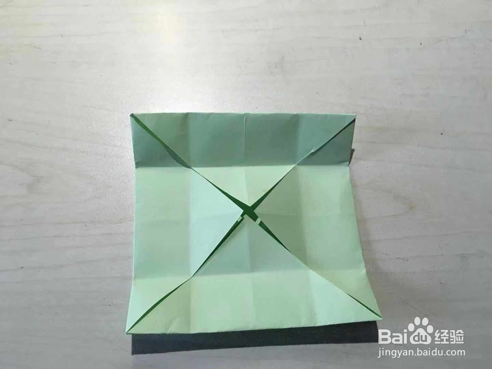 手工折纸:四叶草礼盒盒盖