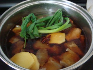 牛筋萝卜冻怎么做