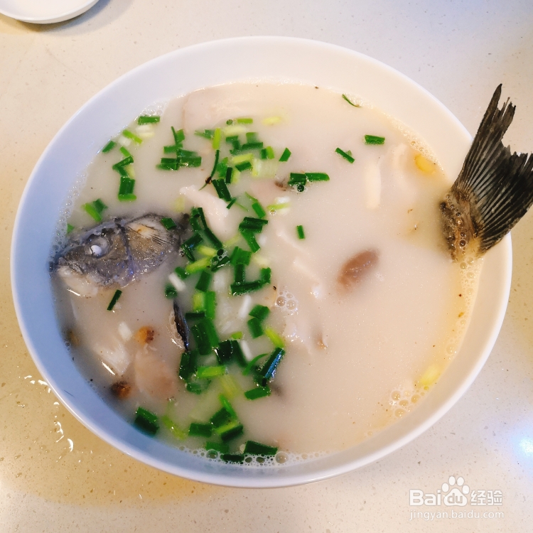 星期美食--鲫鱼蘑菇汤的家常做法
