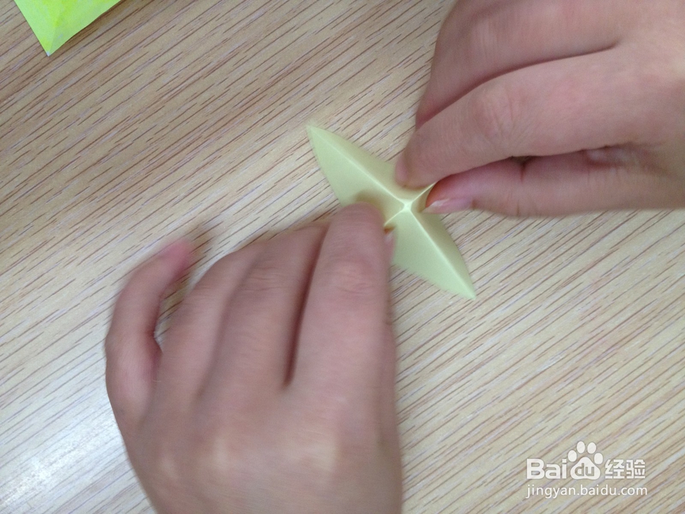 如何折出可爱的皮卡丘