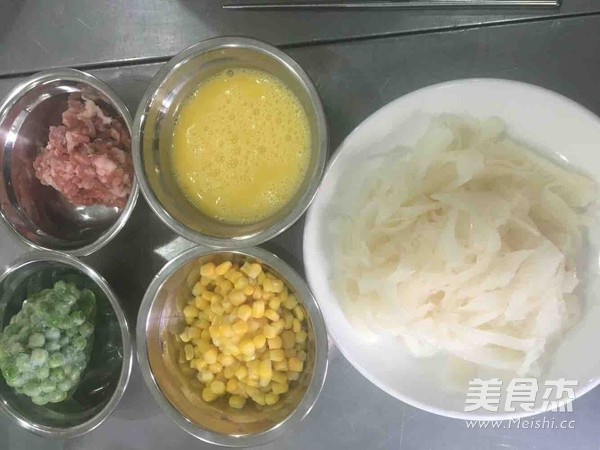 青豆玉米牛百叶炒饭