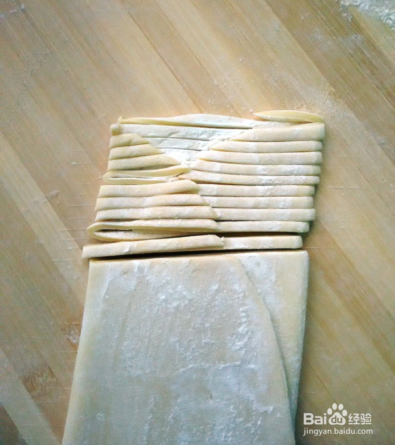 手擀面的制作方法（4--5个人的量）