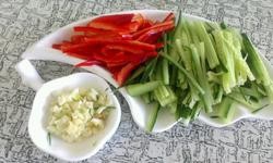 制作柠檬鸡丝