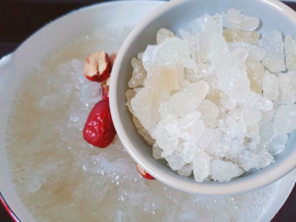 银耳红枣枸杞羹