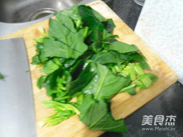 菠菜火腿热汤面