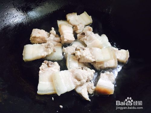 五花肉烧黄花菜的做法——小白学做菜！