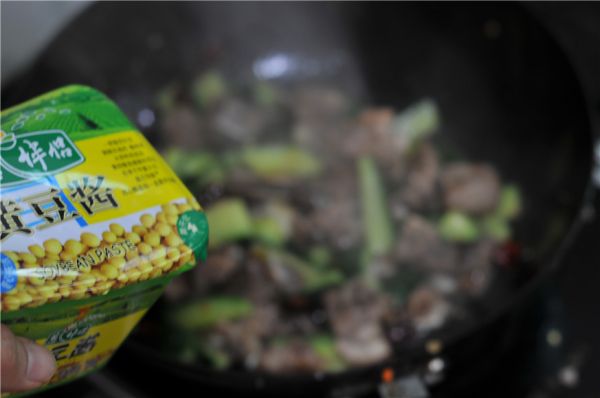 酱香排骨炒黄瓜