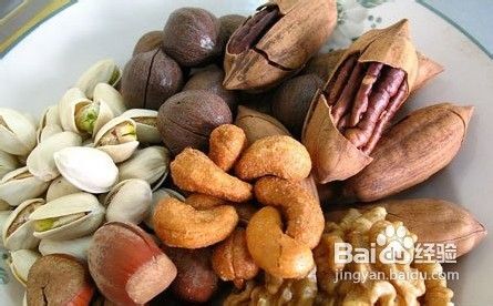 产后丰胸方法：[20]吃坚果实现胸部二次发育