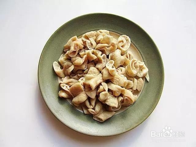 豆角炒肥肠的做法