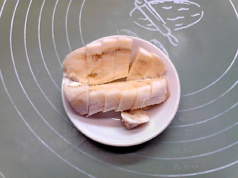 双层蔓越莓香蕉酸奶昔