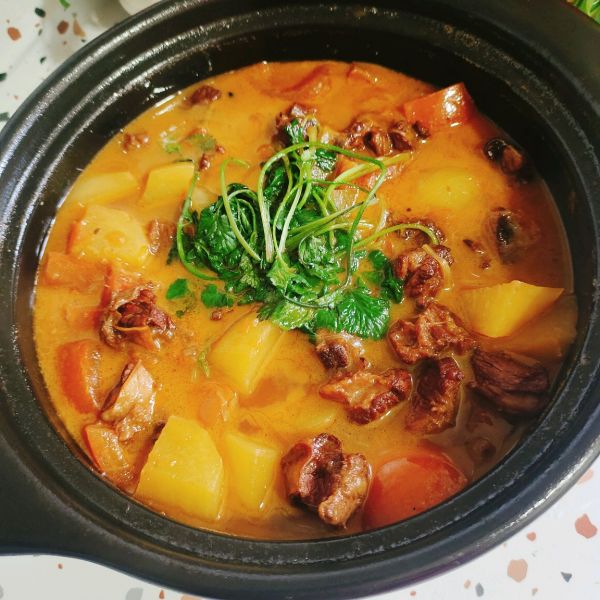西红柿土豆牛腩煲