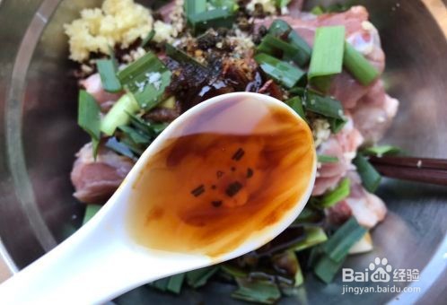 蒜香手抓骨是如何做的？家常教程烤箱版