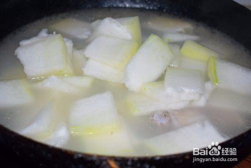 冬瓜排骨汤怎么做好吃 冬瓜炖排骨的家常做法
