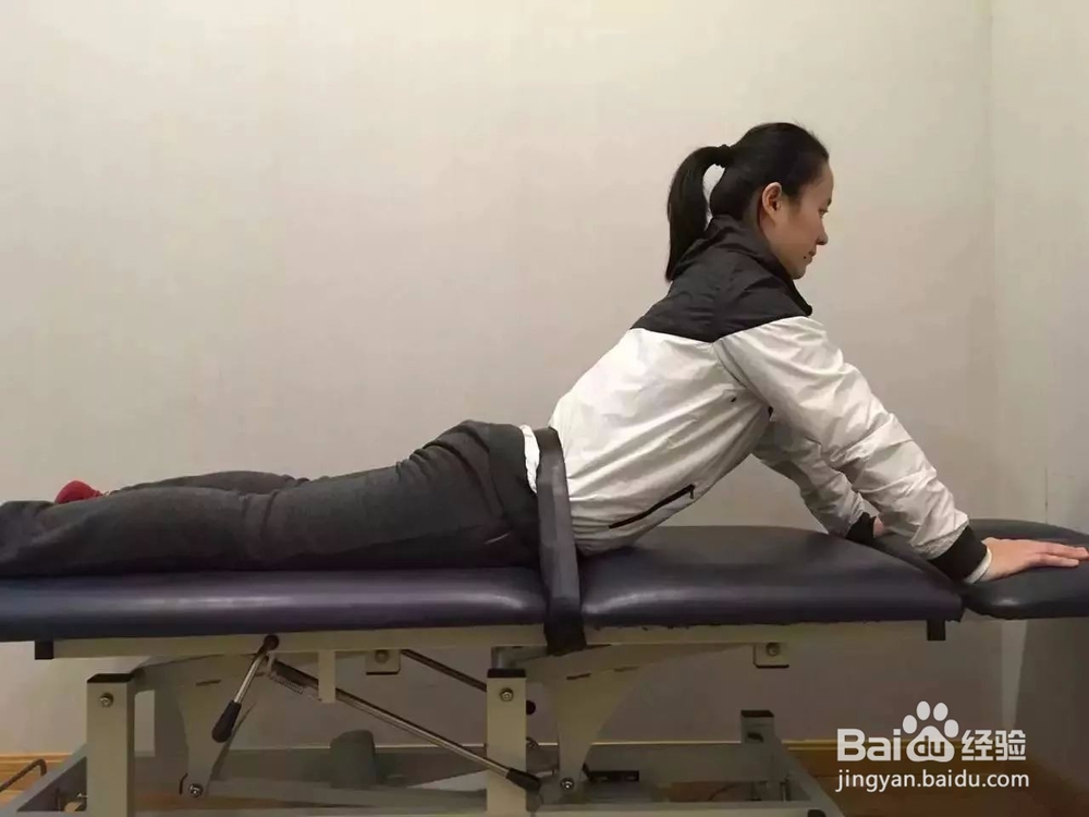 7个动作在家就能轻松缓解下背痛！