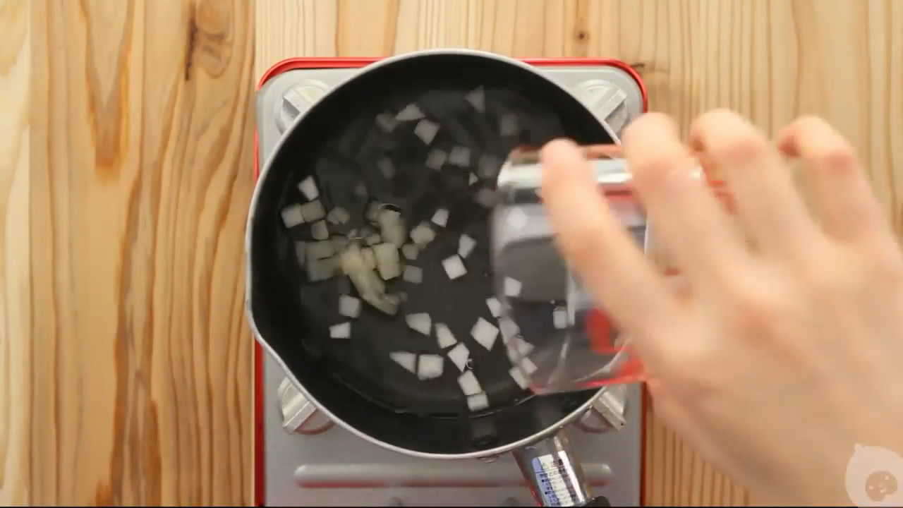 宝宝(5-6月龄)辅食之怎么做萝卜梨泥
