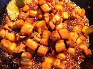 不加水的红烧肉怎么做？