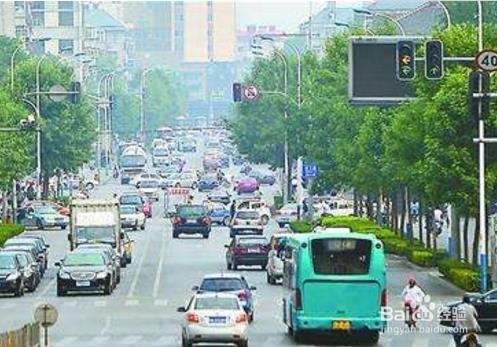 开车如何安全过环岛？