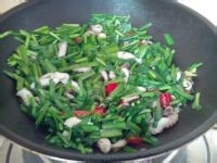 酒香韭菜辣炒鱿鱼