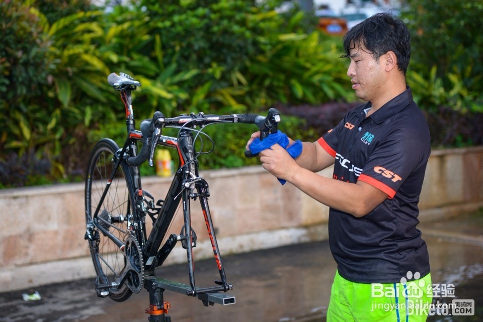 快速高效清洗自行车