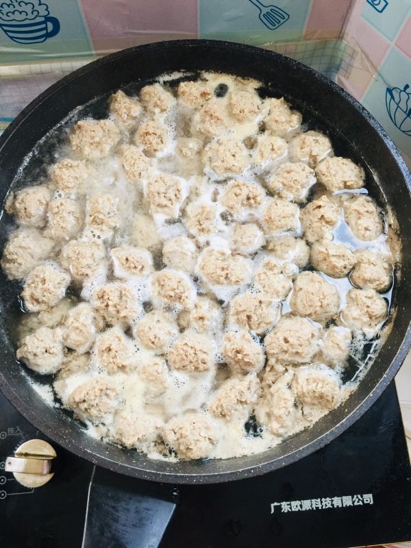 紫菜蛋皮肉丸汤