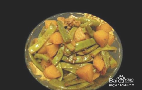 五花肉芸豆炖土豆