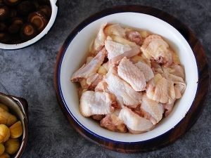 香菇栗子鸡的做法