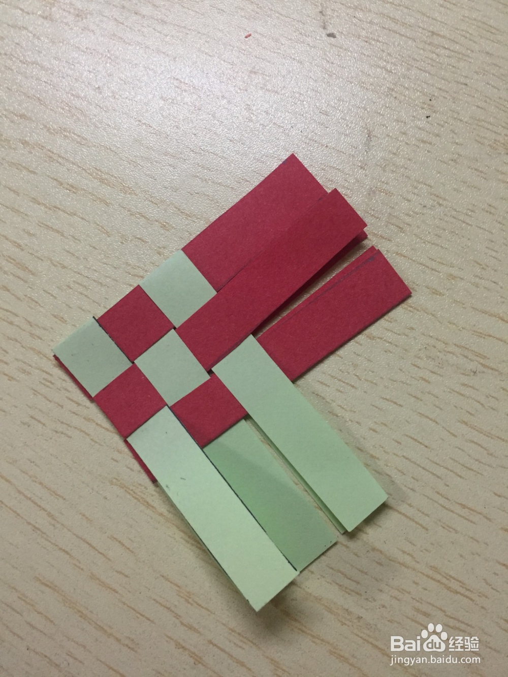 用卡纸如何做一只立体小鱼