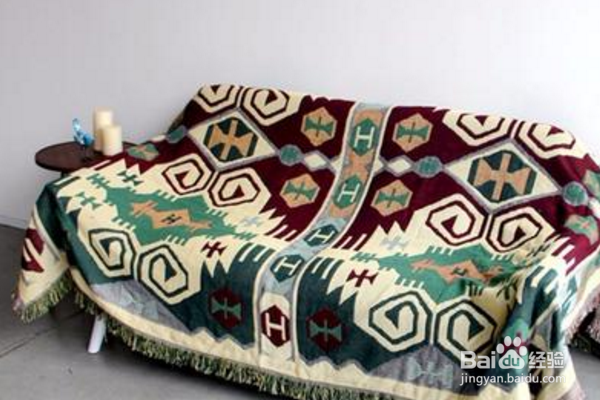 冬季如何运用软装搭配，让客厅变成温馨小窝呢？