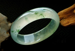 翡翠镯子如何鉴定