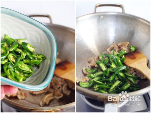 家常辣椒炒猪油渣的做法