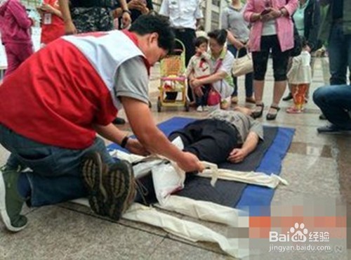 跌倒骨折，怎样正确处置