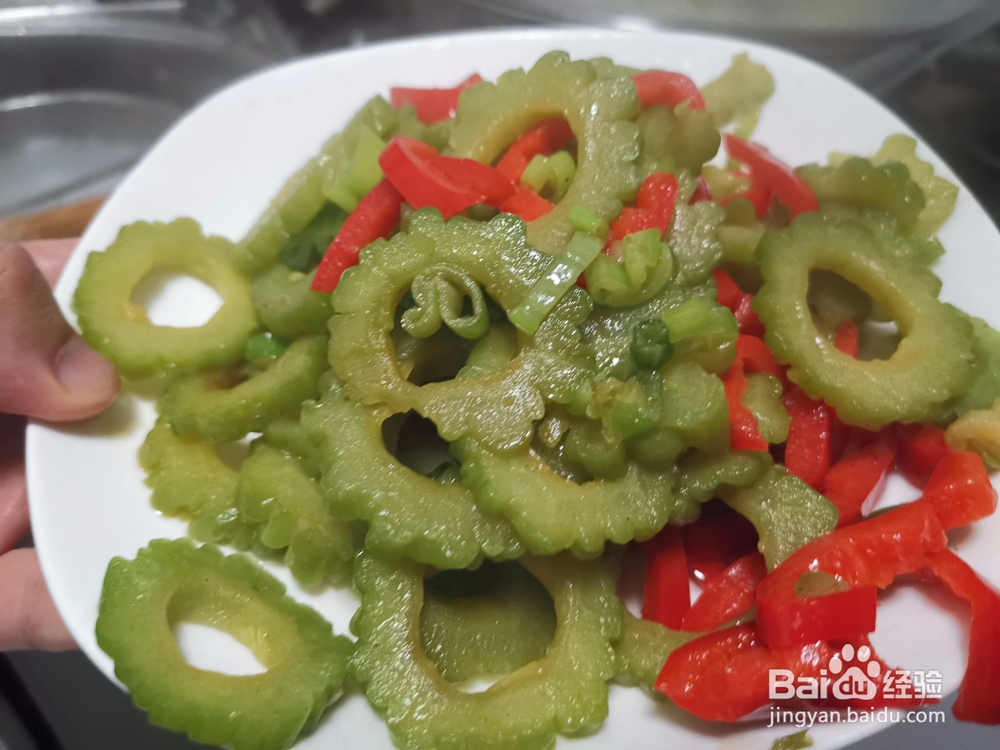 红椒炒苦瓜片
