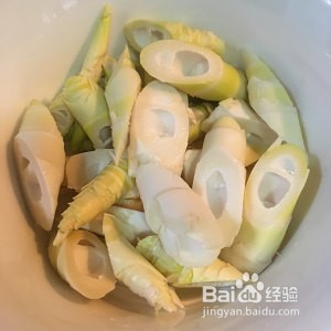 如何做春笋焖排骨