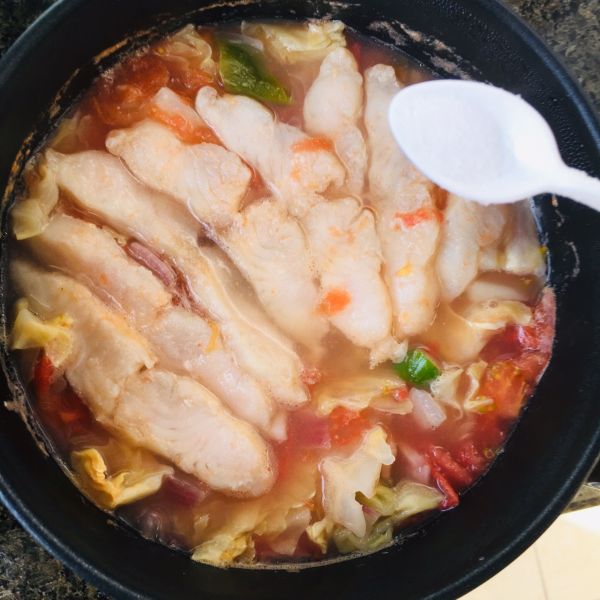 低脂酸辣巴沙鱼汤